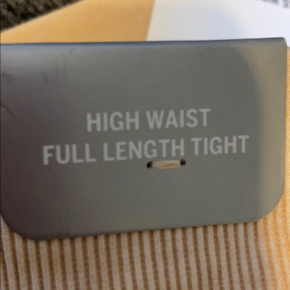 (Not for sale) Pink Sport (seamless work out) - Picture 4 of 5